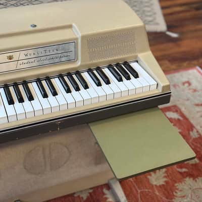 Wurlitzer 206A 64-Key Student Electronic Piano image 5