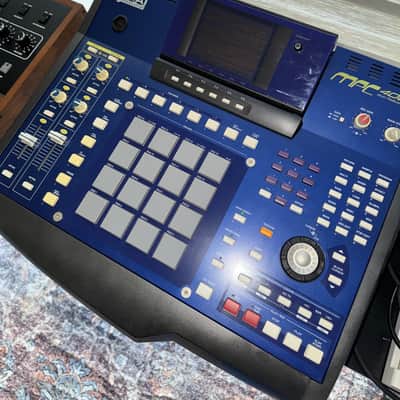 Akai MPC4000 Music Production Center 2002 - 2007 - Blue image 10