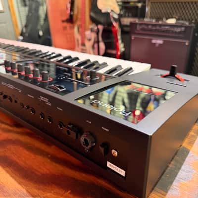 Roland FA-06 61-Key Music Workstation image 2