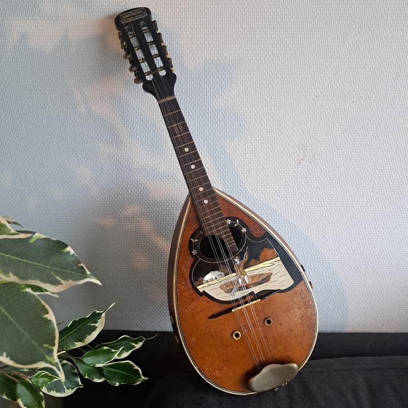VOOTLANDSPERLE (VOGTL) Old "Boat" Mandolin 1920s image 1