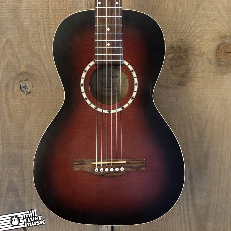 Art & Lutherie Ami Spruce Burgundy Parlor Acoustic Guitar Antique