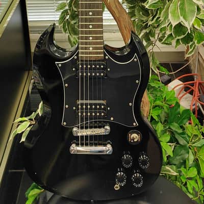 B.C. Rich Virgo Special Edition Onyx with Silver Bevels Barbed