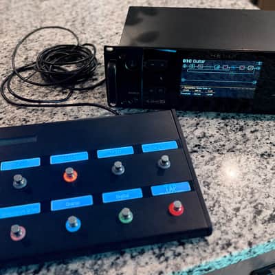 Line 6 Helix Rack with Controller  - Black image 1