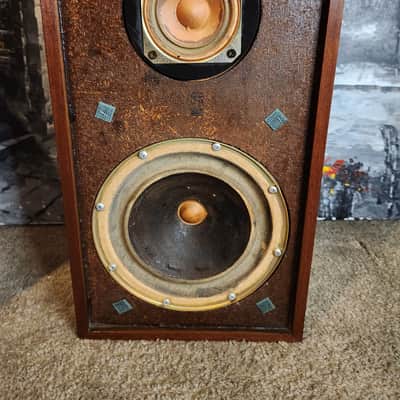 KLH KLH Model 26 vintage speakers 1970 - Walnut image 4