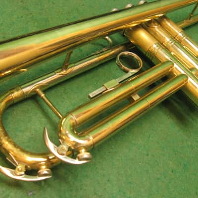 Conn Director Trumpet Elkhart 1962 - Reconditioned - Case & Bach 7C MP image 12