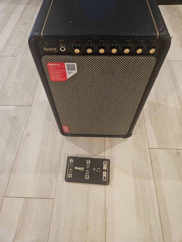 Positive Grid Spark LIVE 4-Channel 150-Watt 2x6.5" Modeling Guitar Combo 2023 - Present - Black + Spark Control X image 1