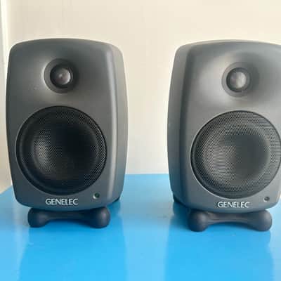 Genelec 8020D 4" Powered Nearfield Studio Monitor (Pair) 2017 - 2021 - Gray image 1