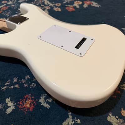2005 Fender Standard Stratocaster - Arctic White image 9