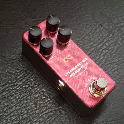One Control Strawberry Red Overdrive 4K image 2