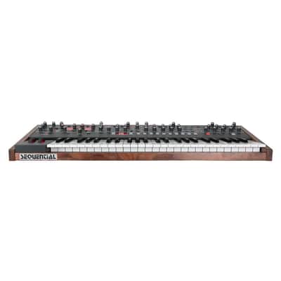 Sequential Prophet-6 Six-Voice Analog Synthesizer with Discrete Voltage-Controlled Oscillators Per Voice and Dual Effects Section image 3