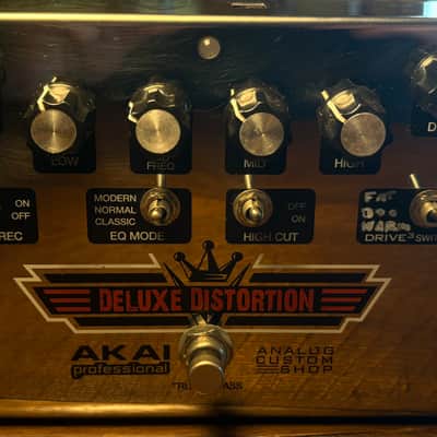 Akai Deluxe Distortion image 1