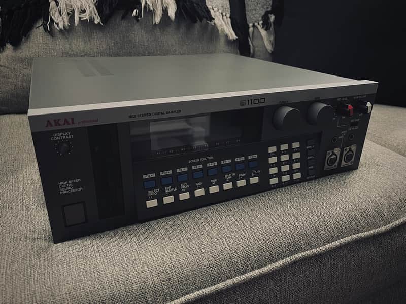 Akai S1100 MIDI Stereo Digital Sampler 1990 | Reverb