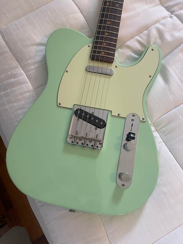 Fender Fender American Vintage II 1963 Telecaster Rosewood Fingerboard - Surf Green with Hardshell Case 2035 - Surf Green