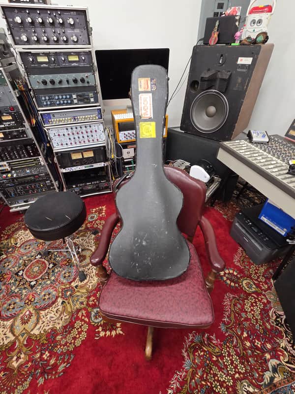 Gibson SG Hard Case for a Steal! Save $0 on Authentic Vintage Luxury