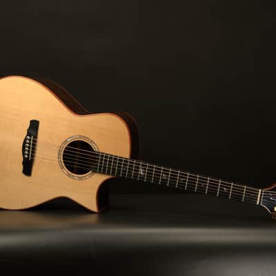 MADE BY R.MATSUOKA IN 1974 - ARIA D30 - SIMPLY SUPERB - MARTIN D18