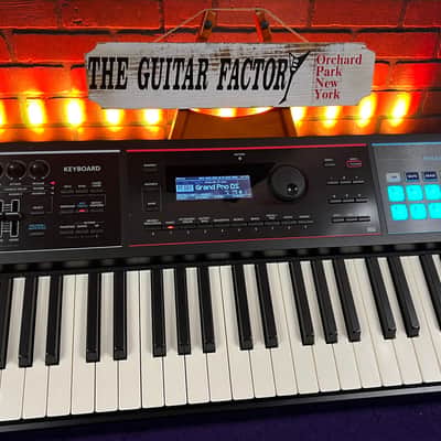 Roland JUNO-DS88 - Gig Ready 88 Key Synthesizer w/ Gator GK-88-SLXL Case image 3