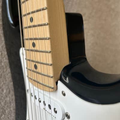 Fender Eric Clapton Artist Series Stratocaster with Vintage Noiseless Pickups 2000 Black image 9