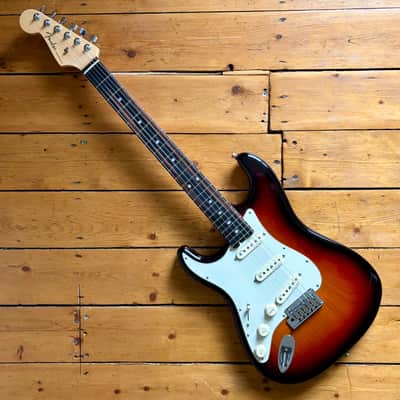 Fender American Elite Stratocaster with Ebony Fretboard Left-Handed 2019 Sunburst image 2