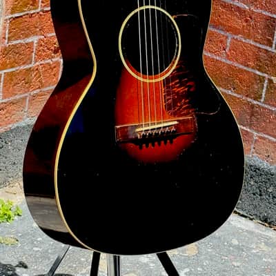 Gibson L-00 1934 - very early production w/a small Dark'burst crack free & as nice as they come ! image 3