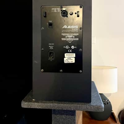 Alesis M1 Active MKIII 6.5" Active Studio Monitor (Single) 2010s - Black image 4
