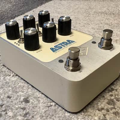 Universal Audio UAFX Astra Modulation Machine image 4