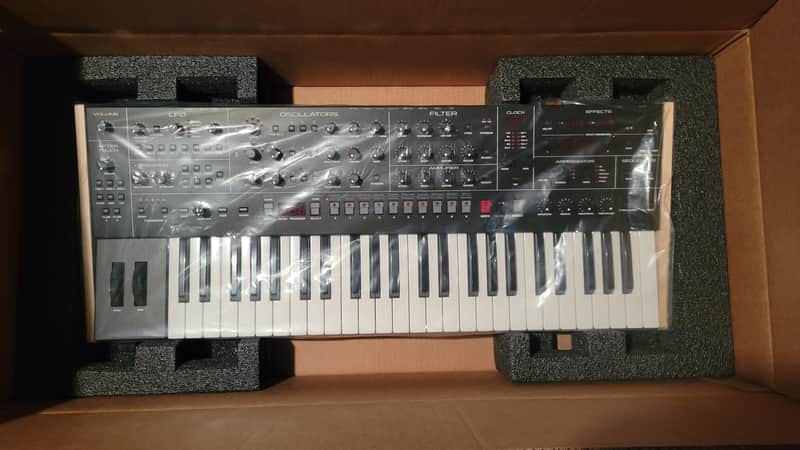 Sequential Trigon-6 49-Key 6-Voice Polyphonic Synthesizer