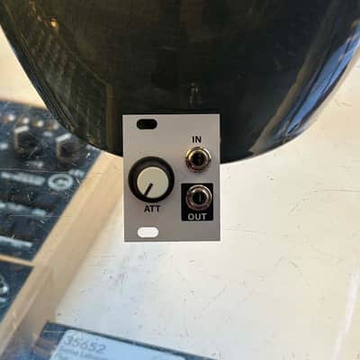 Intellijel 1U Passive Utility Bundle (2 x Att 1U & Stereo Out JACKS 1U) image 4