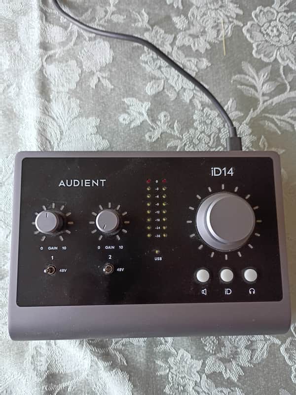 Audient iD14 MKII USB-C Audio Interface 2021 - Black image 1