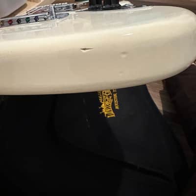 Fender Classic Player Jaguar Special HH with Pau Ferro Fretboard 2018 - 2019 - Olympic White image 4