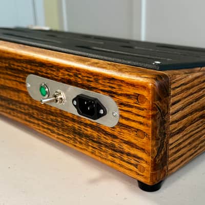 Nell Audio 24x12 Hardwood Pedalboard - I/O, Stereo Routing, XLR DI 2026 - Natural image 4