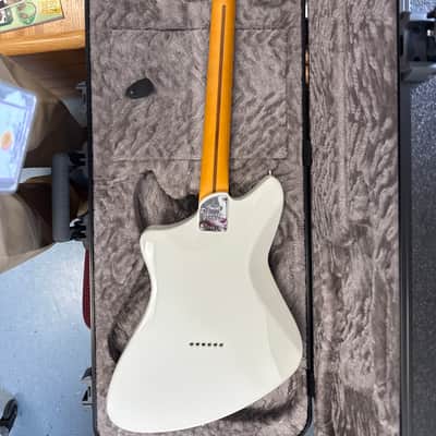 Fender American Ultra II Meteora with Maple Fretboard 2024 - Present - Avalanche image 2