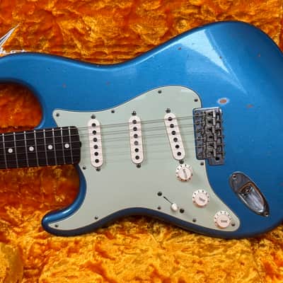 FENDER CUSTOM SHOP 1960 LAKE PLACID BLUE STRATOCASTER LEFT HANDED image 2