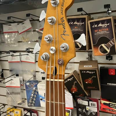 Fender Player Plus Jazz Bass V with Pau Ferro Fretboard 2021 - Present - 3-Tone Sunburst image 4