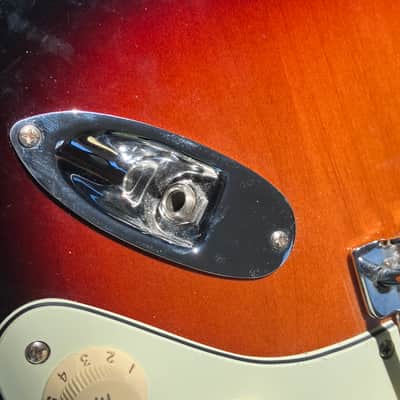 Fender Vintera '60s Stratocaster with Pau Ferro Fretboard 2019 - Present - 3-Color Sunburst image 6