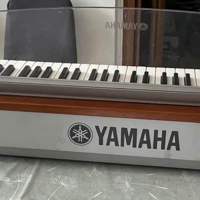 Yamaha P120 - Chrome wood image 1