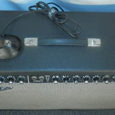 Fender Twin Reverb Amp Black Panel Guitar Tube Combo with cover + footswitch vintage 1966 image 2