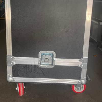 Ampeg SVT-212AV Bass Cabinet with Road Case and extra grille image 6