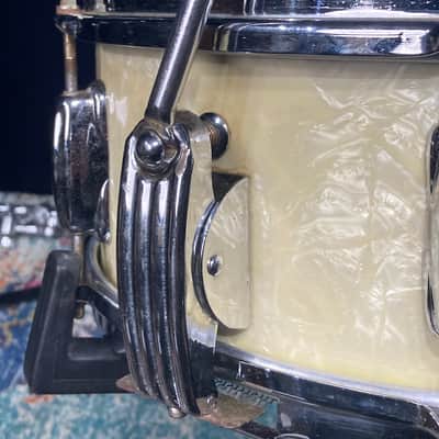 Slingerland - 5.5x14" 6 Lug Snare Drum 1960s - Marine Pearl image 8