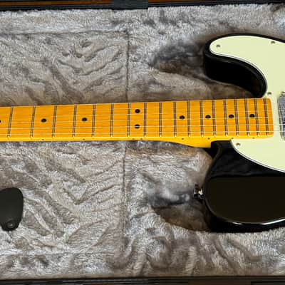 Fender American Professional II Telecaster with Maple Fretboard 2025 - Black image 3