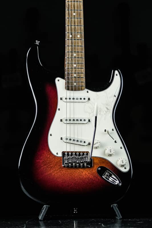 2023 Squier Classic Vibe ’60s Stratocaster 3-Color Sunburst image 1