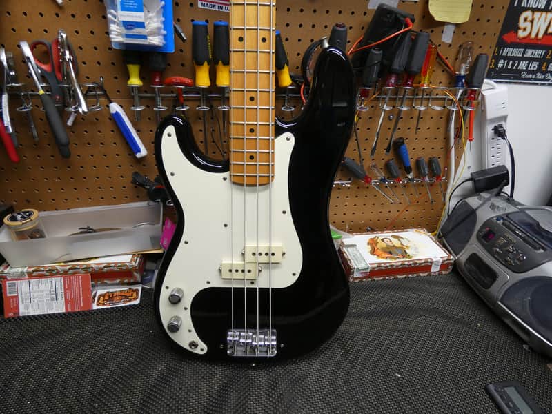 Fender Precision Bass USA Lefty 1983 - Black image 1