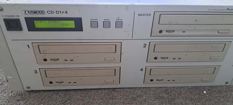 cd duplicator TASCAM CD-D1x4 CD Duplicator not tested. image 1