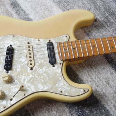 Fender Japan STR-135RK SWS Richie Kotzen Signature Stratocaster MIJ 1993-1994 See-Thru White Sunburst image 7