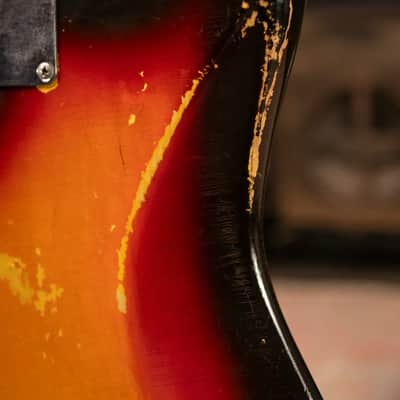 Fender Vintage 1962 Jazzmaster Electric Guitar - 3-Tone Sunburst with Hardshell Case - Used image 18