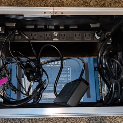 Soundcraft Ui24R Digital Mixer With Rack Case and Black Lion Power Conditioner image 3