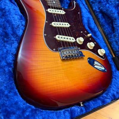 Fender 70th Anniversary American Professional II Stratocaster 2024 - Comet Burst image 2