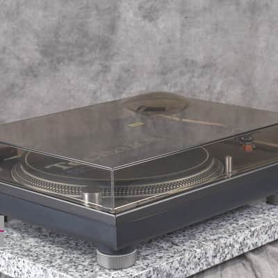 Technics SL-1200MK4 Black direct drive turntable in Very Good Condition image 4