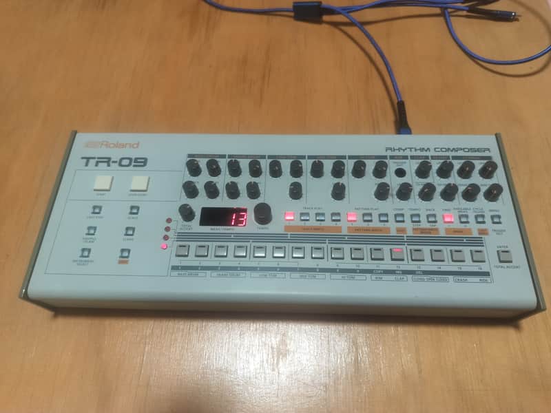 Roland Boutique Series TR-09 Rhythm Performer Drum Machine