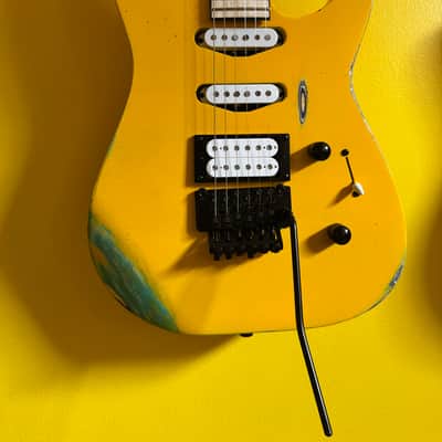 Jackson Custom Dinky HSS 2025 - Yellow image 2