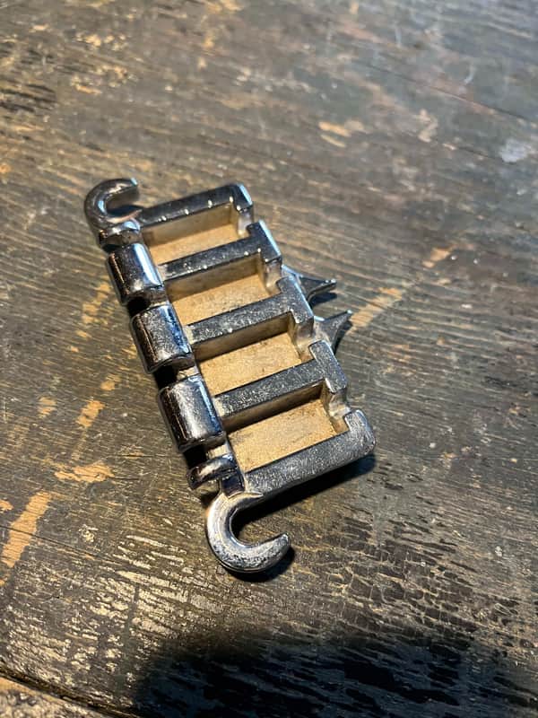 Gibson Bass bridge plate 70's 80's - chr image 1